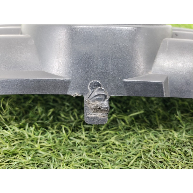 Решетка радиатора (наружные элементы кузова) Volkswagen Passat B5 2000 2.5