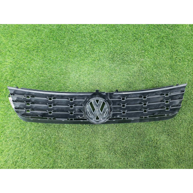 Решетка радиатора (наружные элементы кузова) Volkswagen Passat B5 2000 2.5