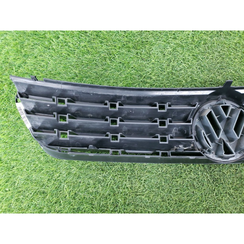 Решетка радиатора (наружные элементы кузова) Volkswagen Passat B5 2000 2.5