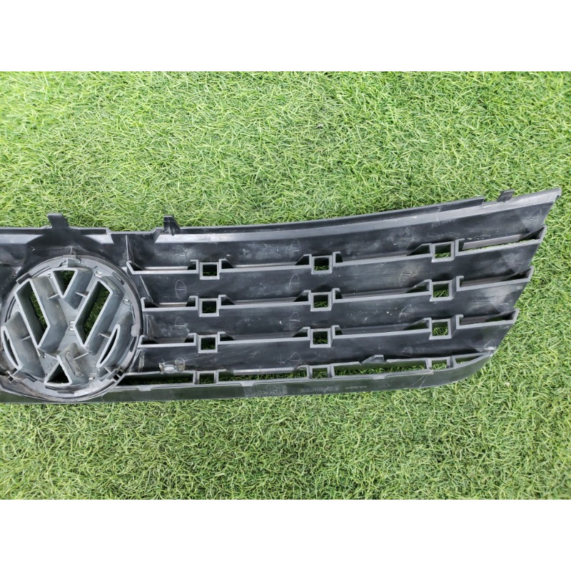 Решетка радиатора (наружные элементы кузова) Volkswagen Passat B5 2000 2.5