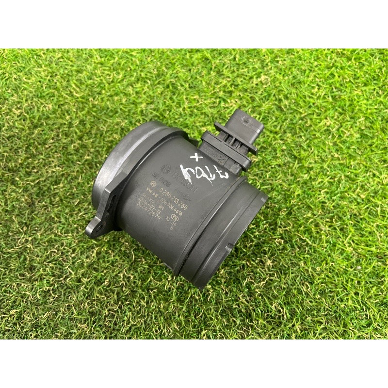 Датчик массового расхода воздуха (электрика двигателя) Volkswagen Touareg FL 2015 3.6 03H906461A