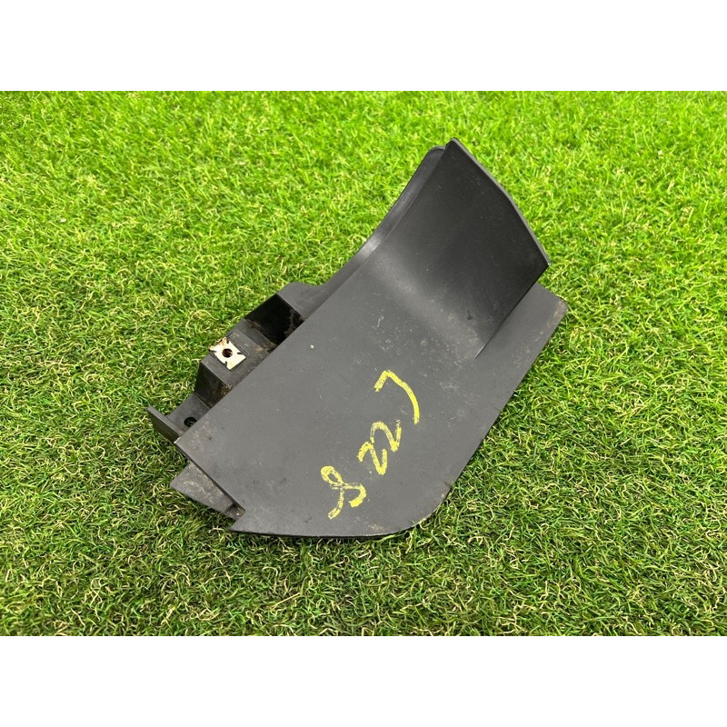 Бризговик (кузов і елементи) Volkswagen Touareg NF 2012 3.6 7P6854855
