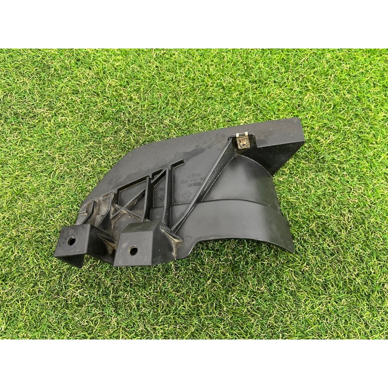 Бризговик (кузов і елементи) Volkswagen Touareg NF 2012 3.6 7P6854855