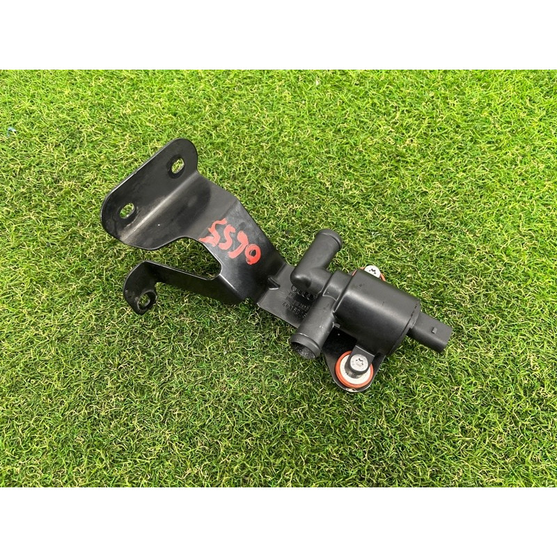 Клапан системы охлаждения (электрика / кнопки) AUDI A4 B9 2017 2.0 4H0121671G