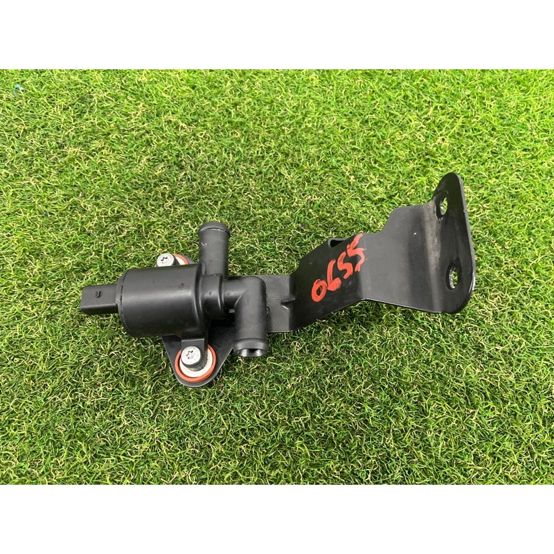 Клапан системы охлаждения (электрика / кнопки) AUDI A4 B9 2017 2.0 4H0121671G