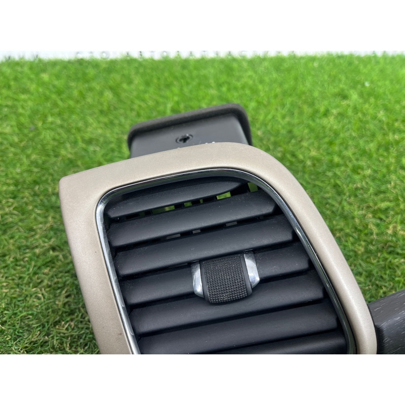 Дефлектор воздуховода (салон) Jeep Grand Cherokee WK2 2017 3.6 1UE23LS5AB