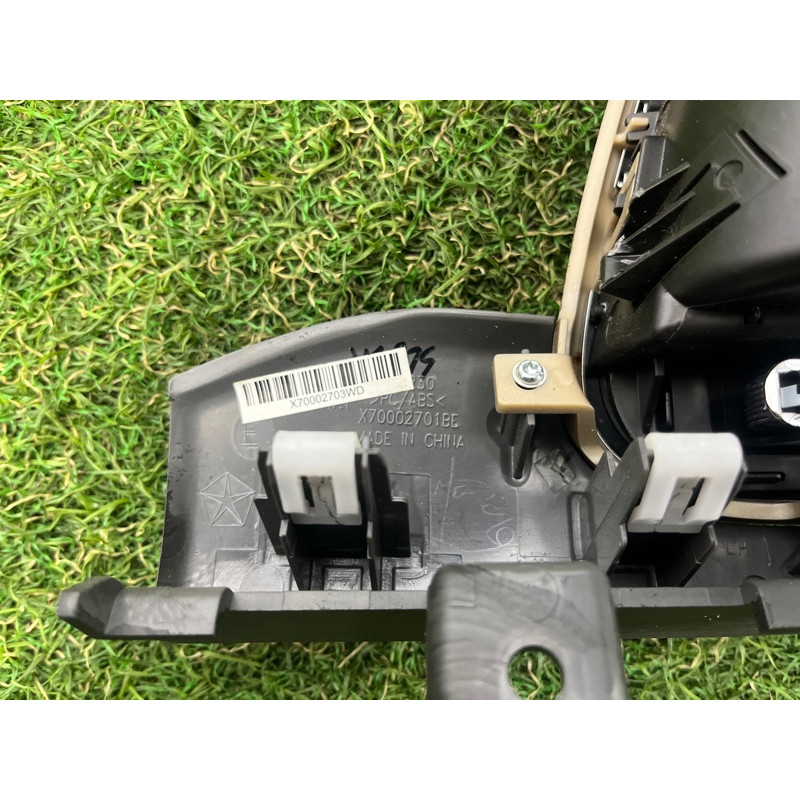 Дефлектор воздуховода (салон) Jeep Grand Cherokee WK2 2017 3.6 1UE23LS5AB