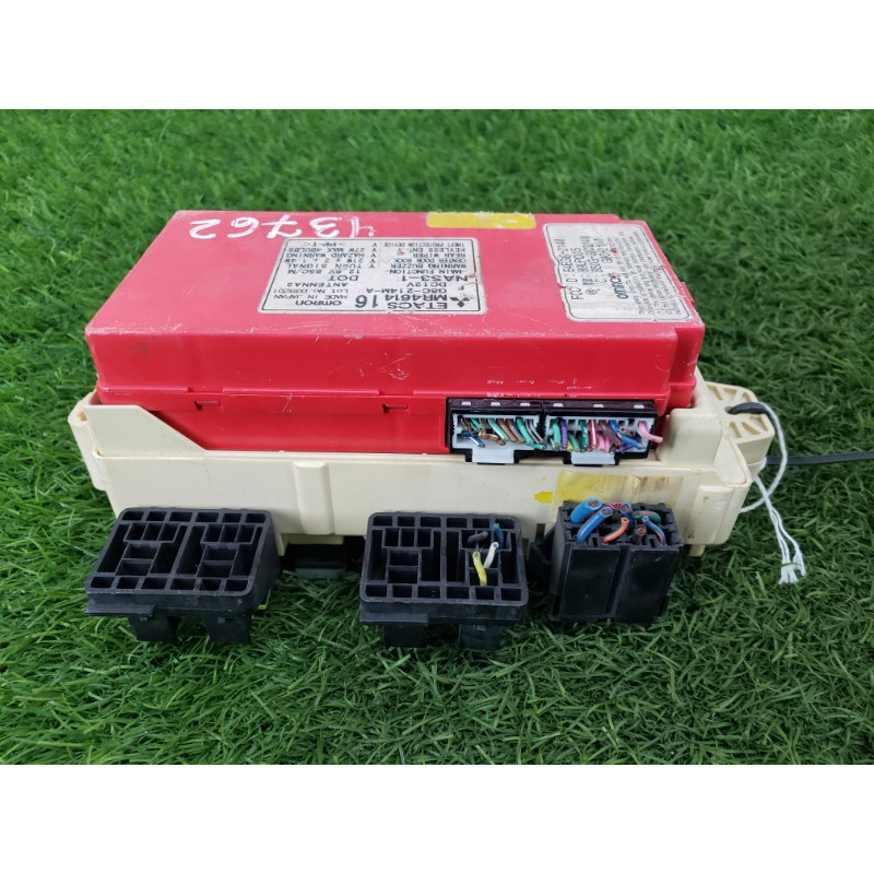 Блок предохранителей (электрика) Mitsubishi Montero 3 2002 MR461416