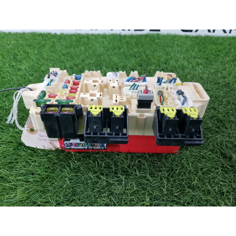 Блок предохранителей (электрика) Mitsubishi Montero 3 2002 MR461416