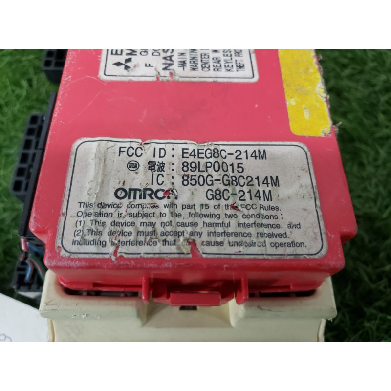 Блок предохранителей (электрика) Mitsubishi Montero 3 2002 MR461416