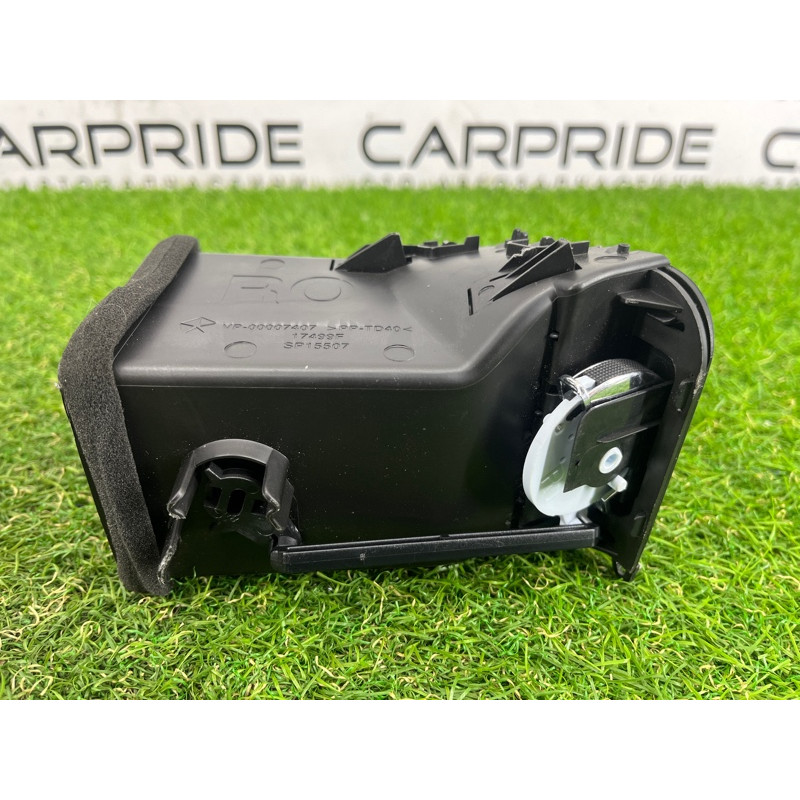 Дефлектор воздуховода (салон) Jeep Grand Cherokee WK2 2016 3.6 1UE22LS5AB