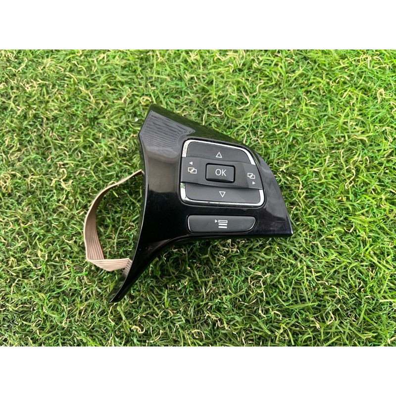 Кнопки руля (электрика / кнопки) Volkswagen Touareg FL 2015 3.6 7P6959538A