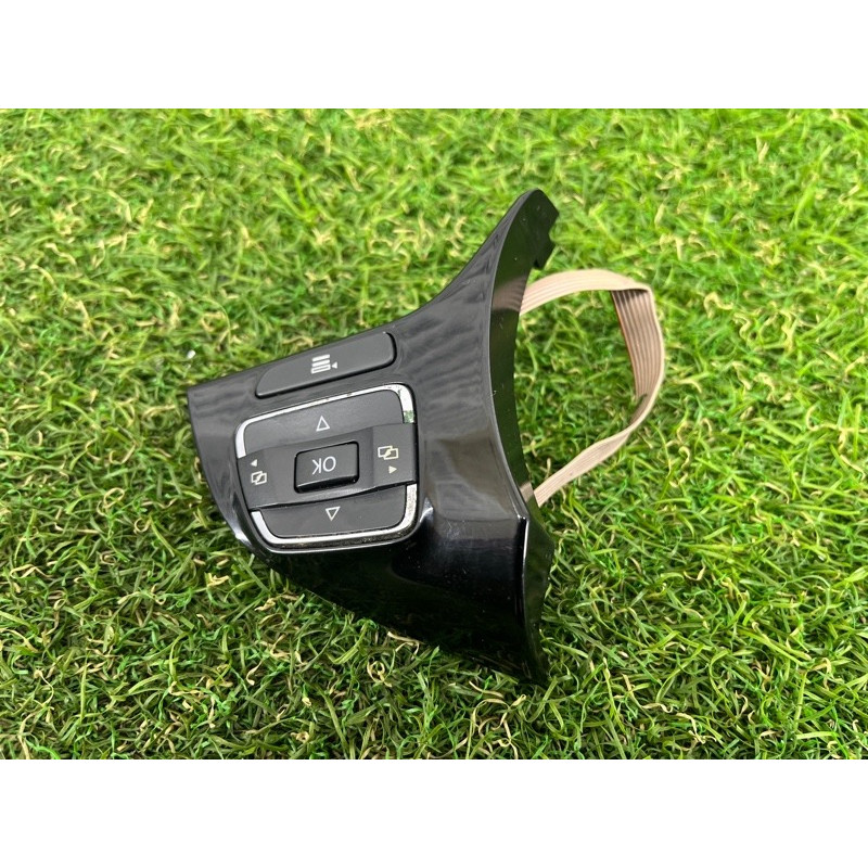 Кнопки руля (электрика / кнопки) Volkswagen Touareg FL 2015 3.6 7P6959538A