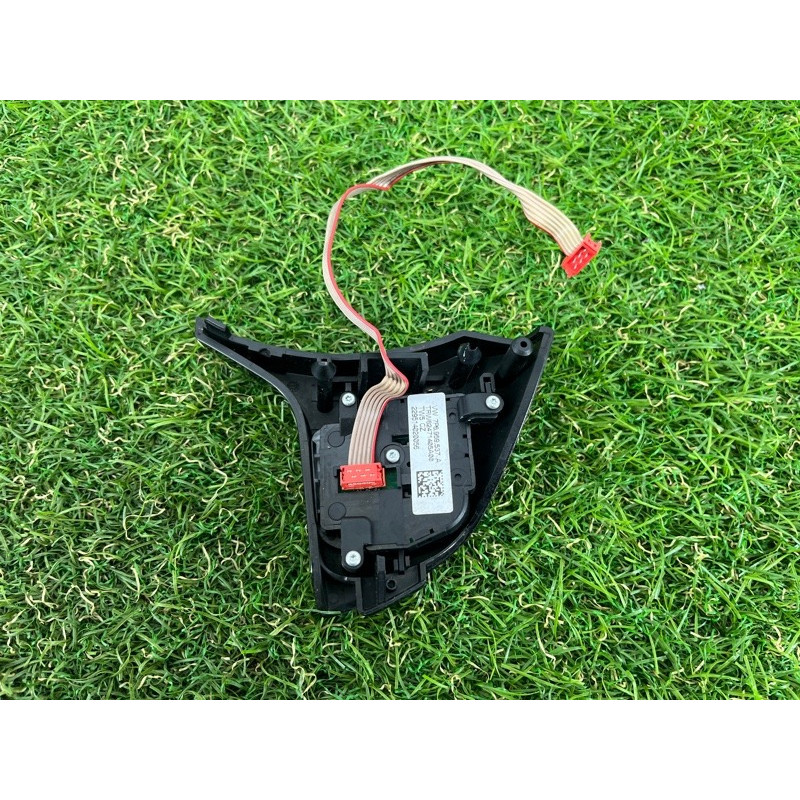 Кнопки руля (электрика / кнопки) Volkswagen Touareg FL 2015 3.6 7P6959537A