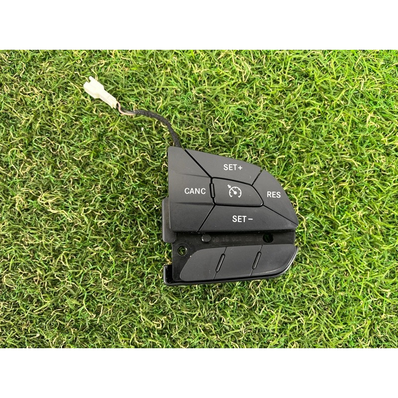 Кнопки руля (электрика / кнопки) Jeep Grand Cherokee WK2 2016 3.6 68245338AA