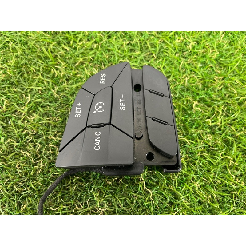 Кнопки руля (электрика / кнопки) Jeep Grand Cherokee WK2 2016 3.6 68245338AA