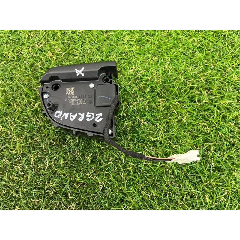 Кнопки руля (электрика / кнопки) Jeep Grand Cherokee WK2 2016 3.6 68245341AB