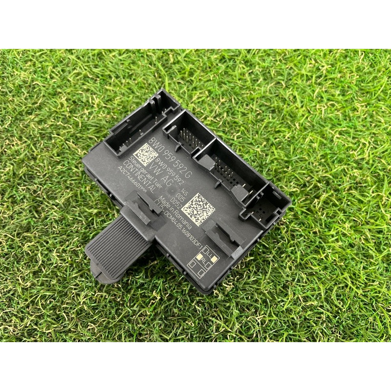 Блок управления дверьми (электрика / блок управления) AUDI A4 B9 2017 2.0 8W0959592G