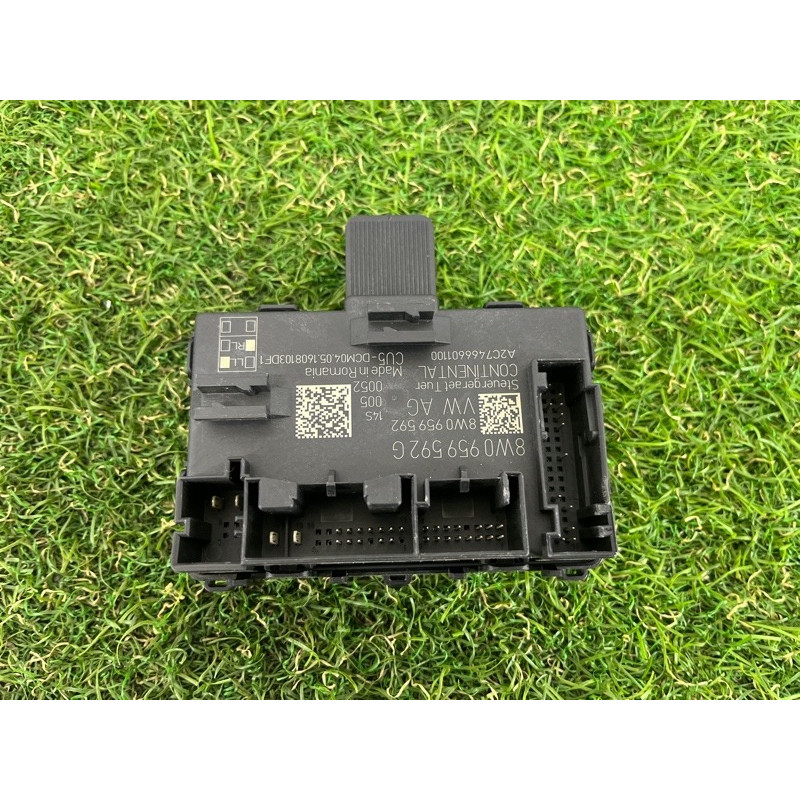 Блок управления дверьми (электрика / блок управления) AUDI A4 B9 2017 2.0 8W0959592G