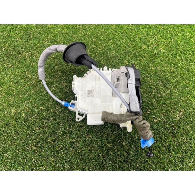 Замок двери (кузов и элементы) AUDI A3 8V 2018 2.0 CZRA 8K0839015G