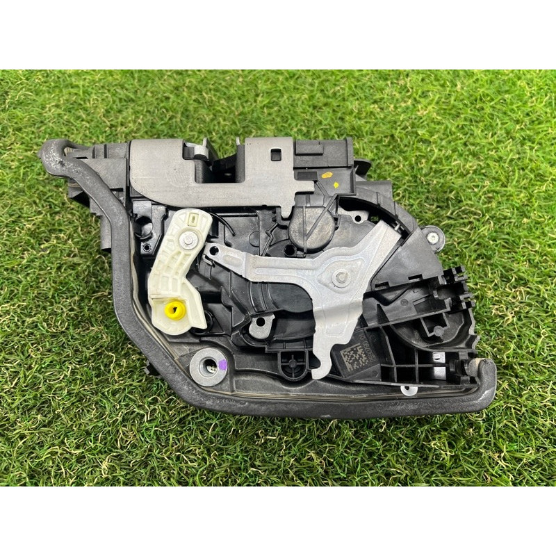 Замок двери (кузов и элементы) BMW 5-series G30 2017 2.0 B46B20 51217477688