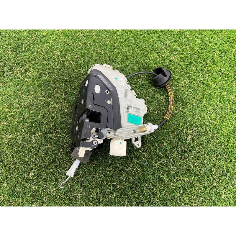 Замок двери (кузов и элементы) AUDI Q5 8R 2012 3.2 CALB 8J1837015D