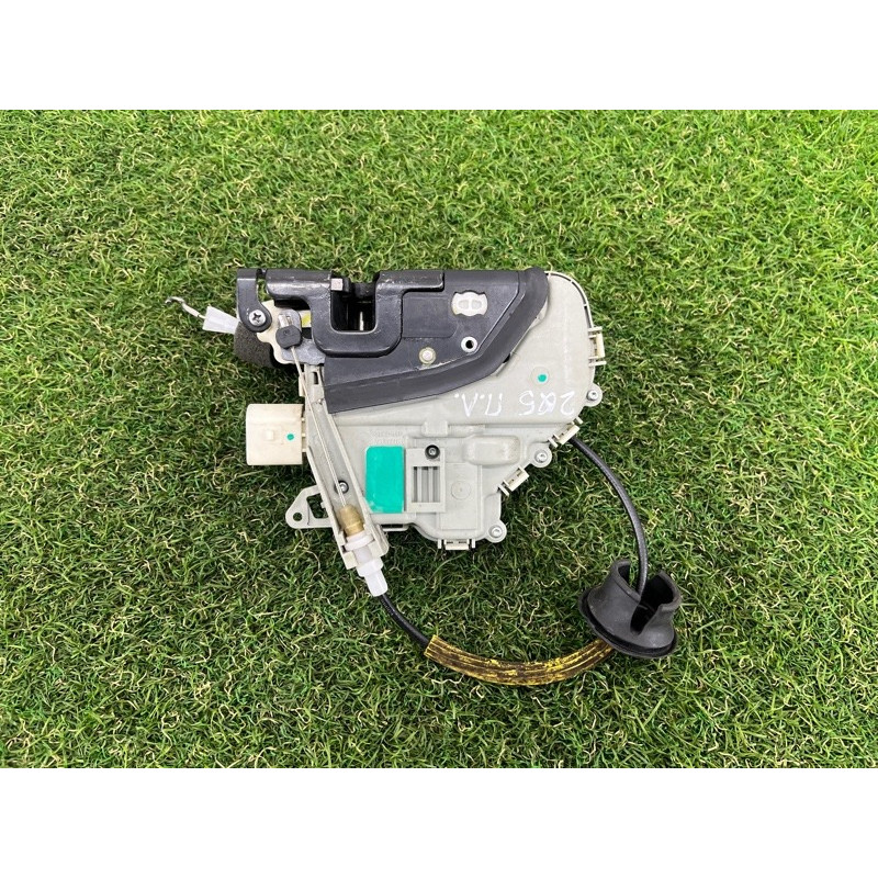 Замок двери (кузов и элементы) AUDI Q5 8R 2012 3.2 CALB 8J1837015D