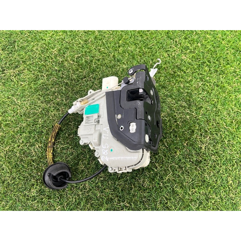 Замок двери (кузов и элементы) AUDI Q5 8R 2012 3.2 CALB 8J1837015D