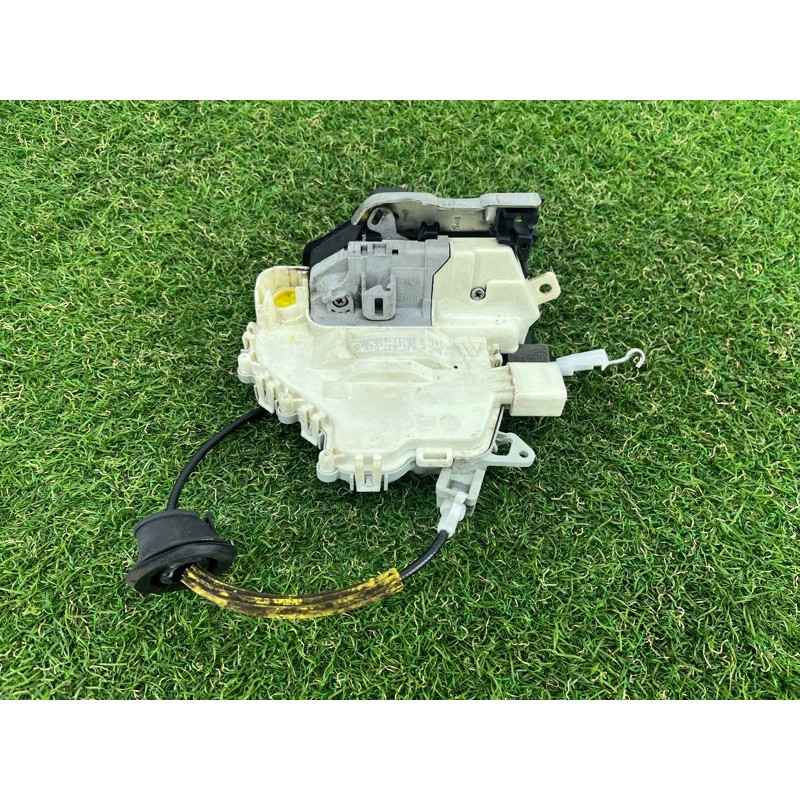 Замок двери (кузов и элементы) AUDI Q5 8R 2012 3.2 CALB 8J1837015D