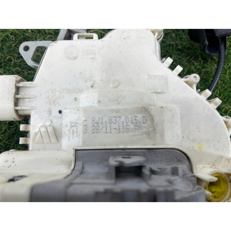 Замок двери (кузов и элементы) AUDI Q5 8R 2012 3.2 CALB 8J1837015D
