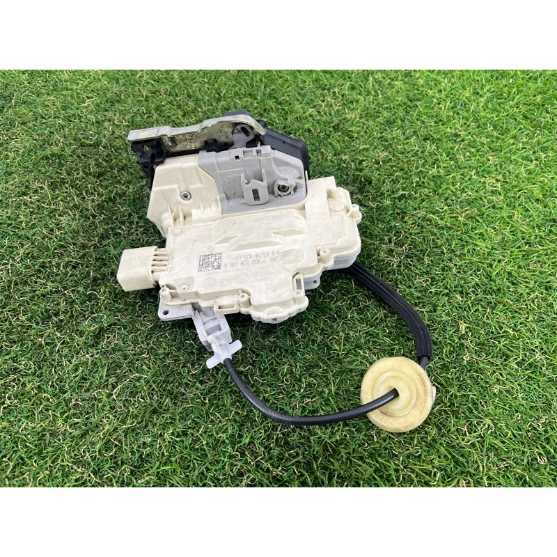 Замок двери (кузов и элементы) Volkswagen Touareg FL 2015 3.6 4G0839016A