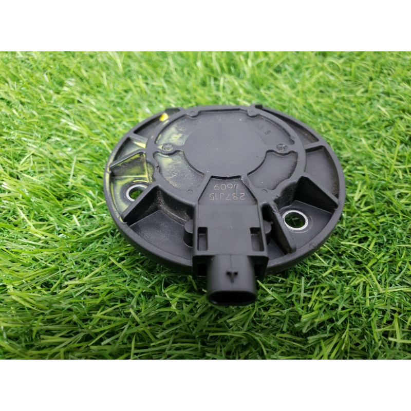 Клапан фазорегулятора (электрика двигателя) Volkswagen Passat B8 2016 1.8 06L109259A