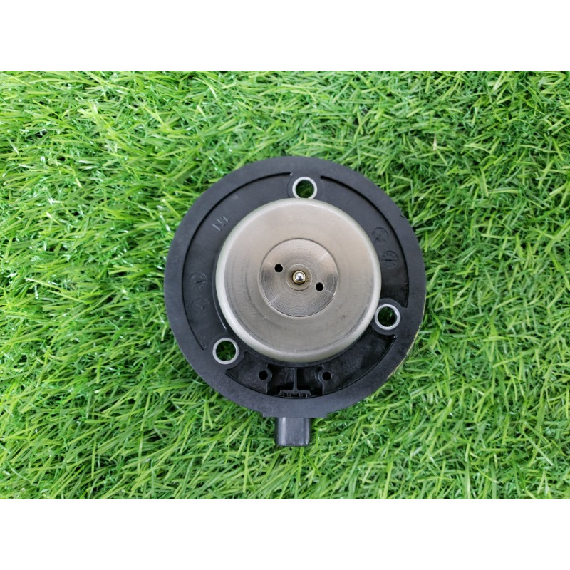 Клапан фазорегулятора (электрика двигателя) Volkswagen Passat B8 2016 1.8 06L109259A