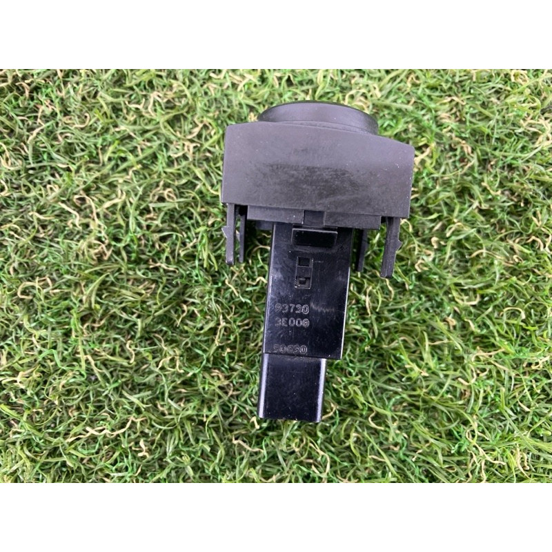 Кнопка аварийной сигнализации (электрика / кнопки) KIA Sorento BL 2005 2.5 CRDI 937303E000