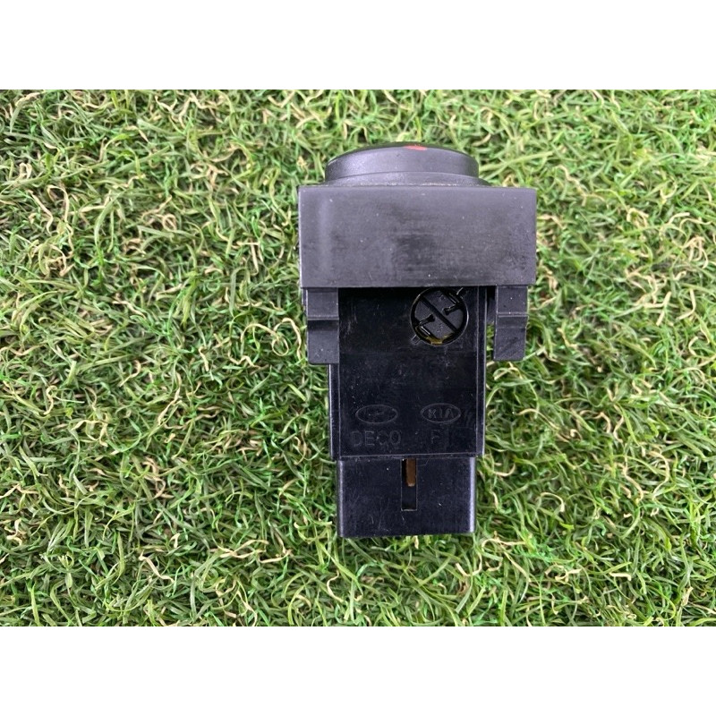 Кнопка аварийной сигнализации (электрика / кнопки) KIA Sorento BL 2005 2.5 CRDI 937303E000