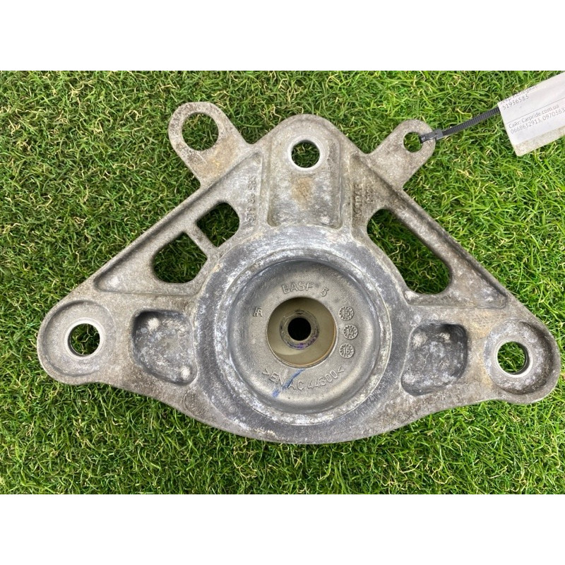 Опора стойки (подвеска) Jeep Renegade BU 68246730AA