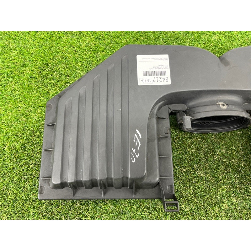 Крышка корпуса воздушного фильтра (впускная система) BMW X5 E70 2008 4.8 N62/TU 13717558725