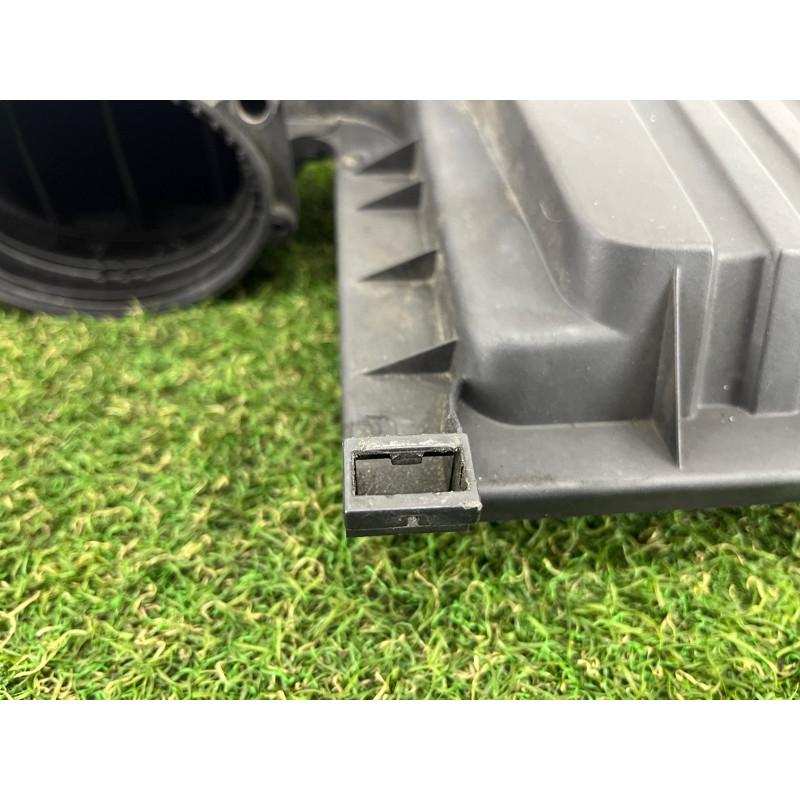 Крышка корпуса воздушного фильтра (впускная система) BMW X5 E70 2008 4.8 N62/TU 13717558725