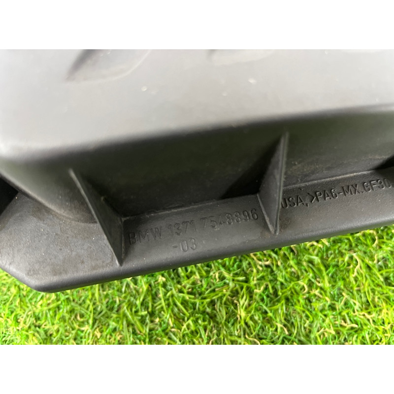 Крышка корпуса воздушного фильтра (впускная система) BMW X5 E70 2008 4.8 N62/TU 13717558725