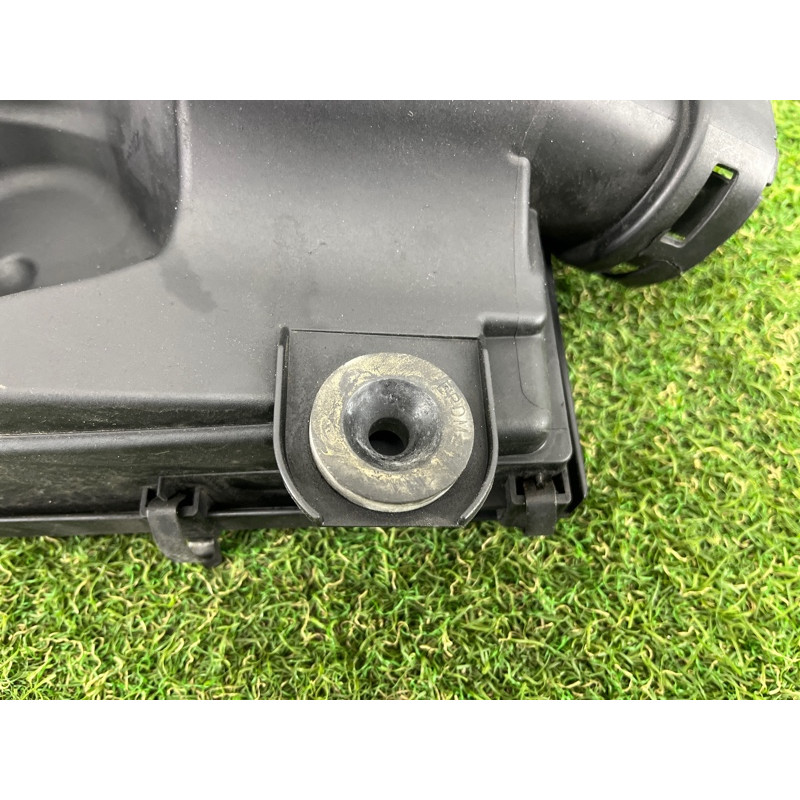 Корпус воздушного фильтра (впускная система) BMW X5 E70 2008 4.8 N62/TU 13717558727