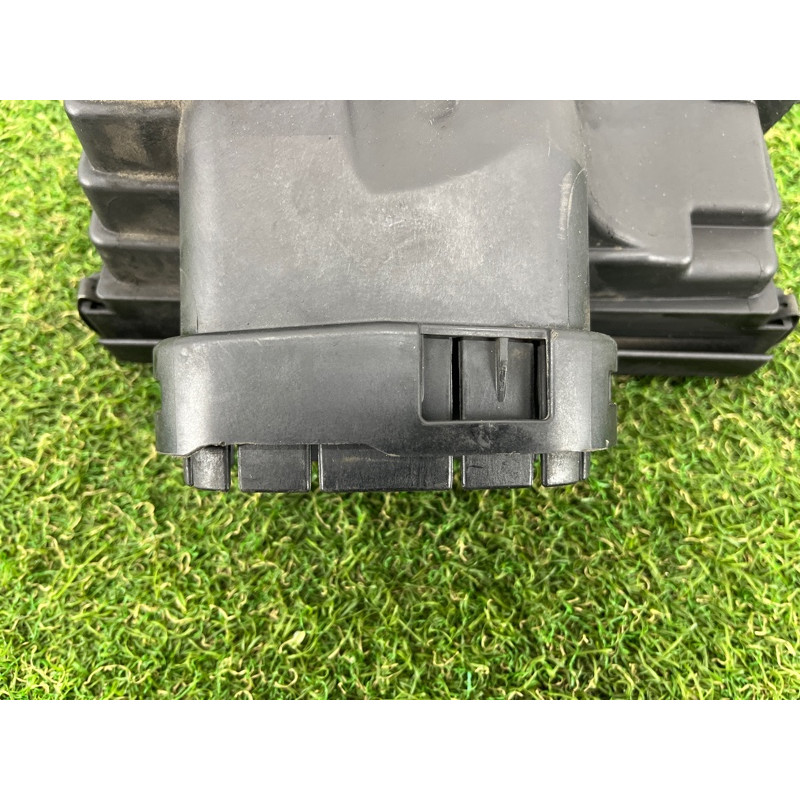 Корпус воздушного фильтра (впускная система) BMW X5 E70 2008 4.8 N62/TU 13717558726