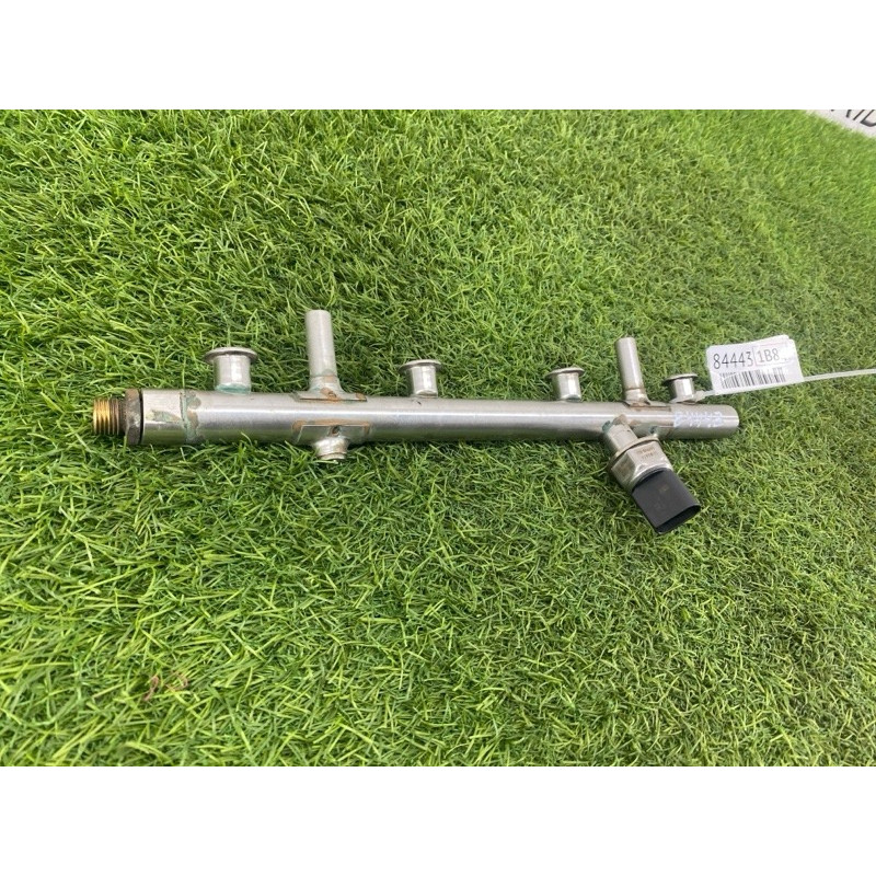 Топливная рампа (топливная система) Volkswagen Passat B8 2016 1.8 06K133317AA