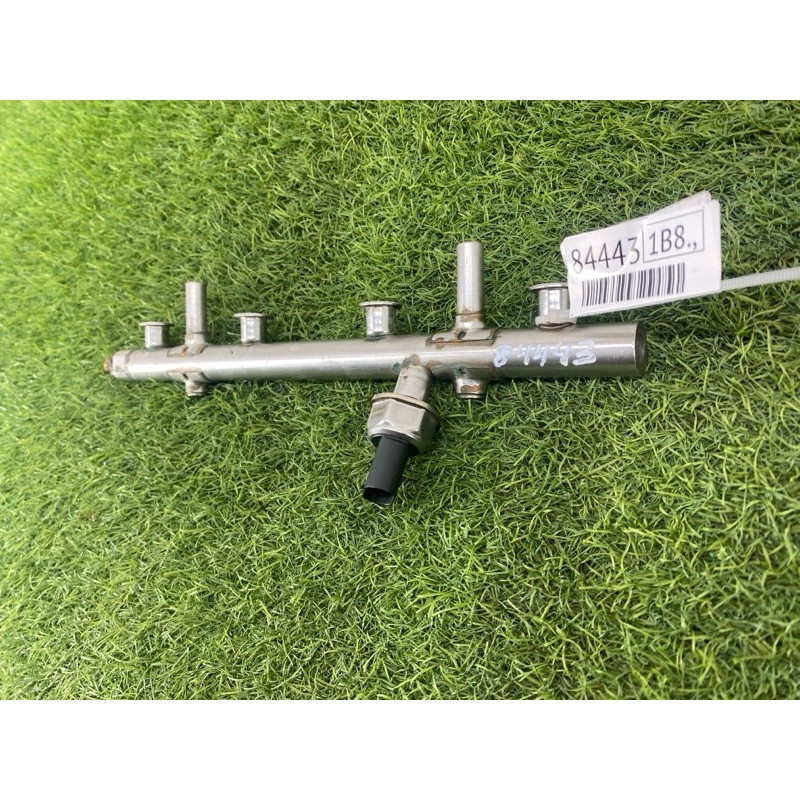 Топливная рампа (топливная система) Volkswagen Passat B8 2016 1.8 06K133317AA