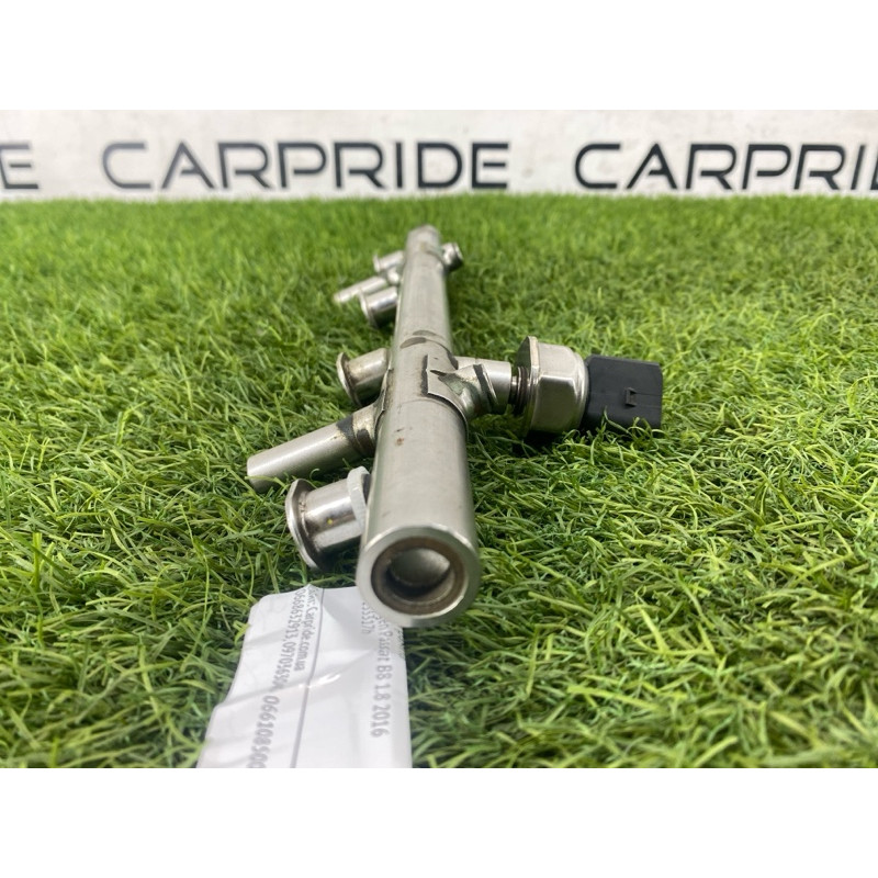 Топливная рампа (топливная система) Volkswagen Passat B8 2016 1.8 06K133317AA