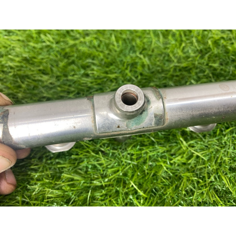 Топливная рампа (топливная система) Volkswagen Passat B8 2016 1.8 06K133317AA