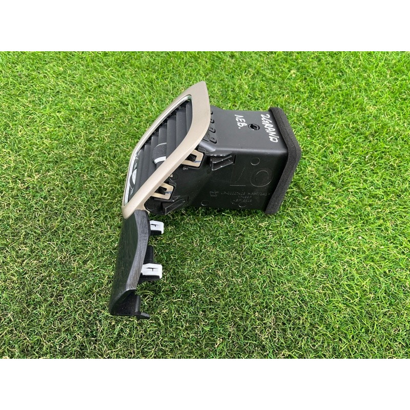 Дефлектор воздуховода (салон) Jeep Grand Cherokee WK2 2016 3.6 1UE23LS5AB