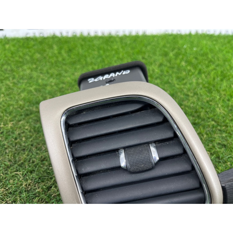 Дефлектор воздуховода (салон) Jeep Grand Cherokee WK2 2016 3.6 1UE23LS5AB