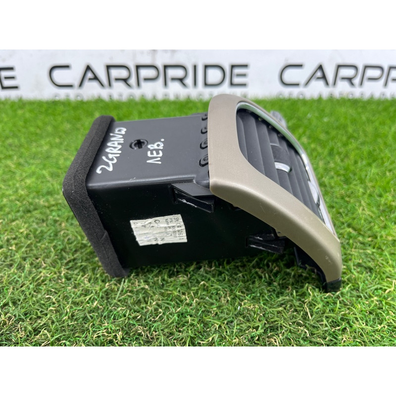 Дефлектор воздуховода (салон) Jeep Grand Cherokee WK2 2016 3.6 1UE23LS5AB