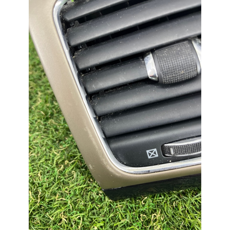 Дефлектор воздуховода (салон) Jeep Grand Cherokee WK2 2016 3.6 1UE23LS5AB