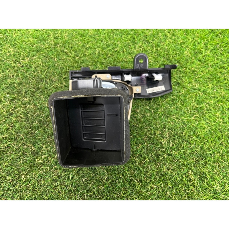 Дефлектор воздуховода (салон) Jeep Grand Cherokee WK2 2016 3.6 1UE23LS5AB